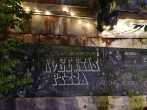 Robertas-pizza-bushwick-NY-1